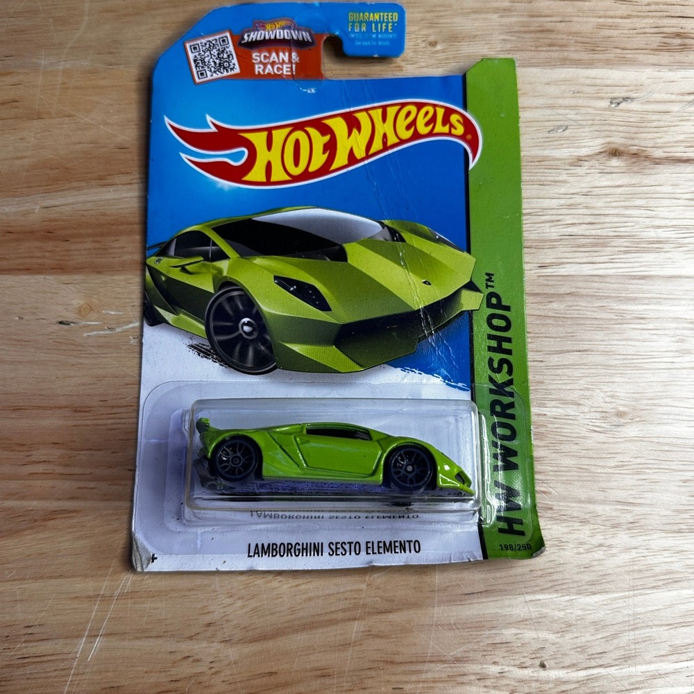 Hot Wheels 2015 HW Workshop Lamborghini Sesto Elemento Green 198/250 CFH88
